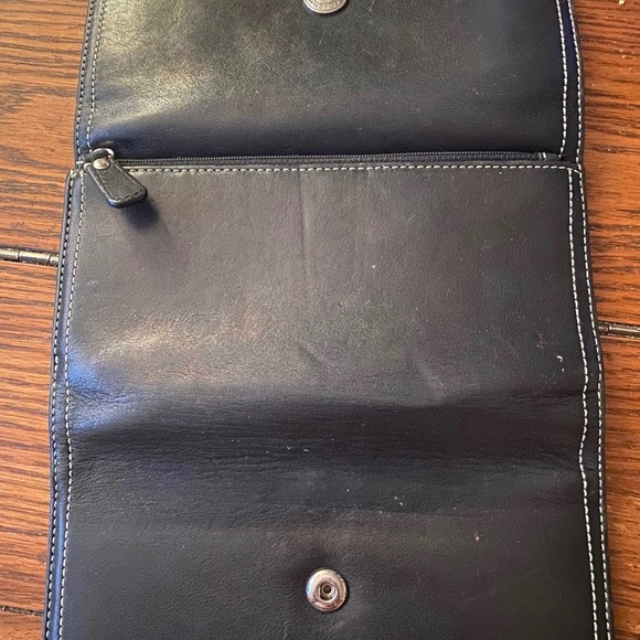 Coach Black and Pink soft Leather Checkbook Wallet with snap closure - Picture 6 of 8